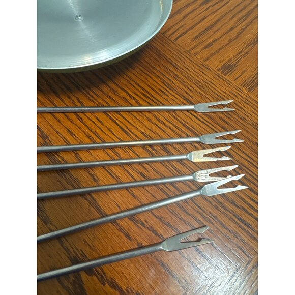 Vintage MCM Green Fondue Pot with Skewers Avocado Green - Picture 7 of 8